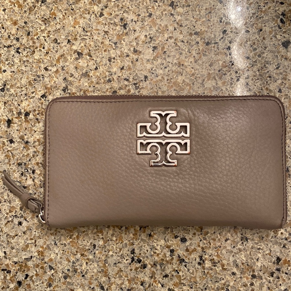 Tory Burch Britten CONTINENTAL Wallet